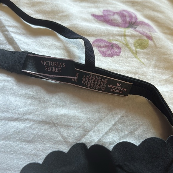 Victoria secret bralette. - Picture 2 of 2